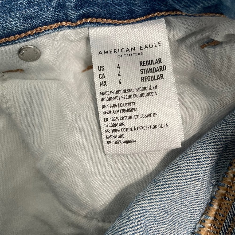American Eagle Highest Rise Mom Jeans Destroyed Destructed Medium Blue Wash - Picture 6 of 11